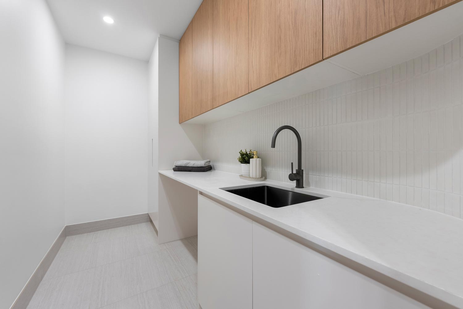 DSC09327 sherava-shelf-merrylands